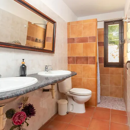 Feriehus Masia Garriga, Casa Gran Girona